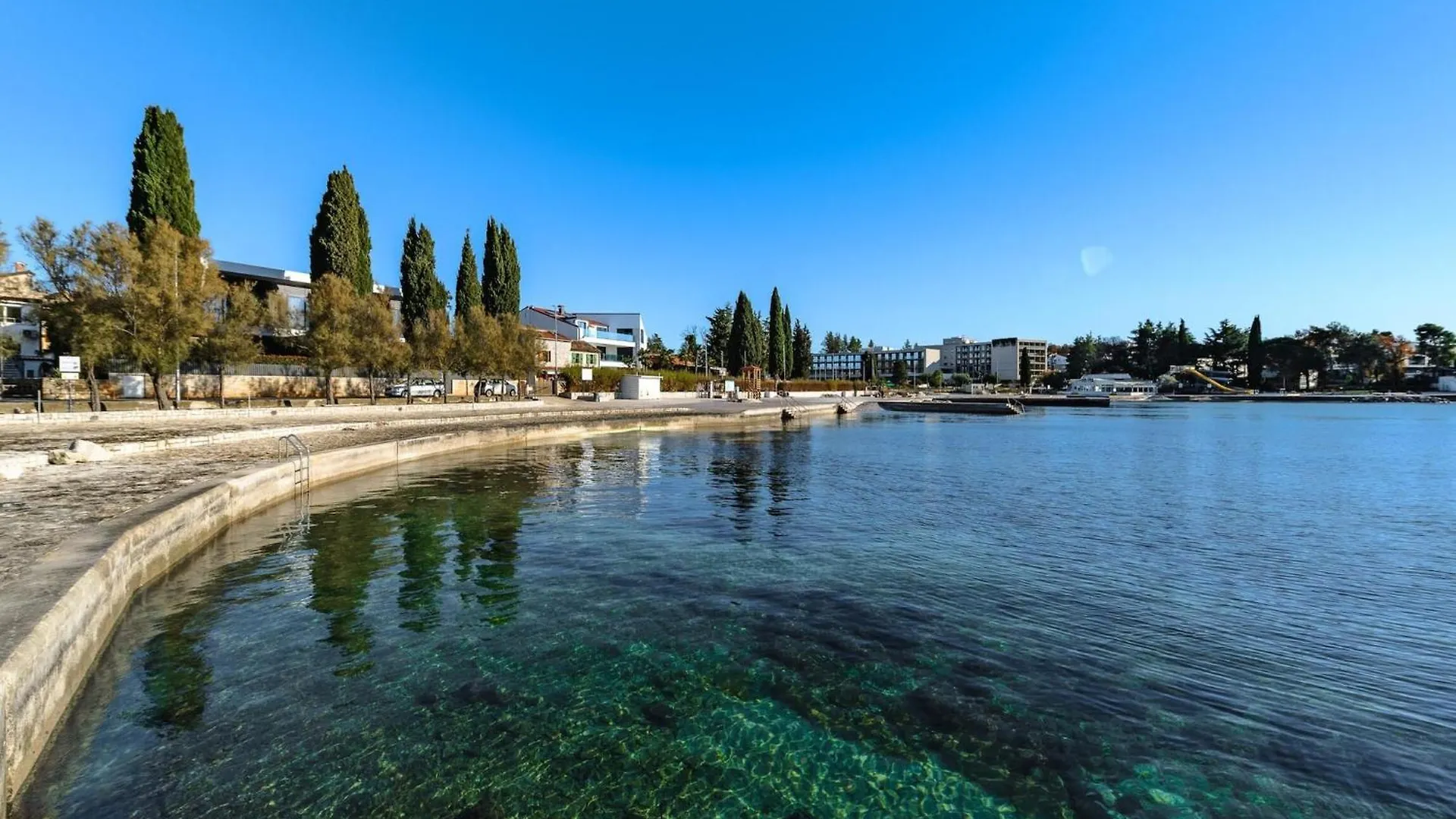 Pretty Apartment With Balcony Porec