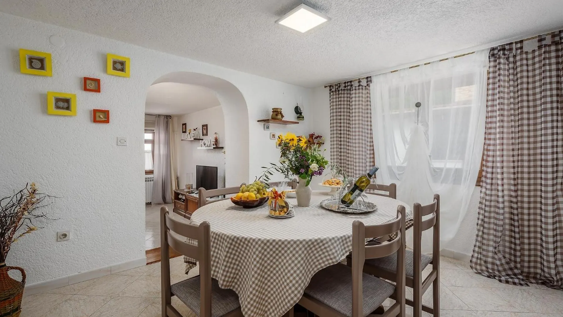 Pretty Apartment With Balcony Porec